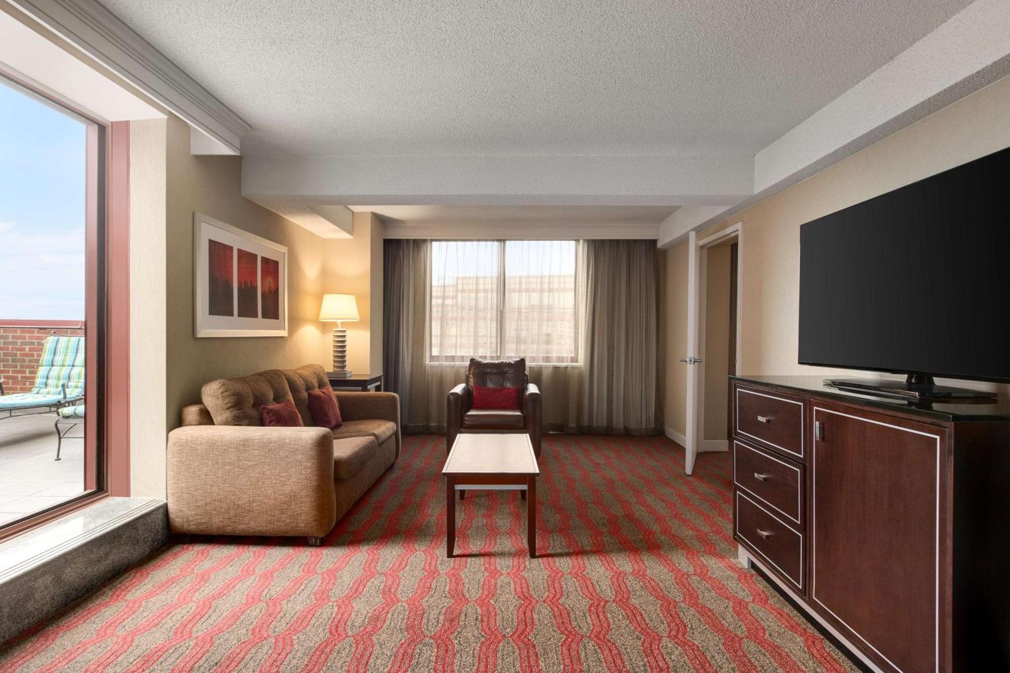 King Suite Jetted Tub Terrace