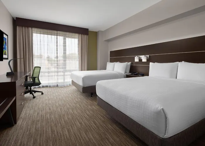 Holiday Inn Express & Suites Woodside Laguardia Airport New York